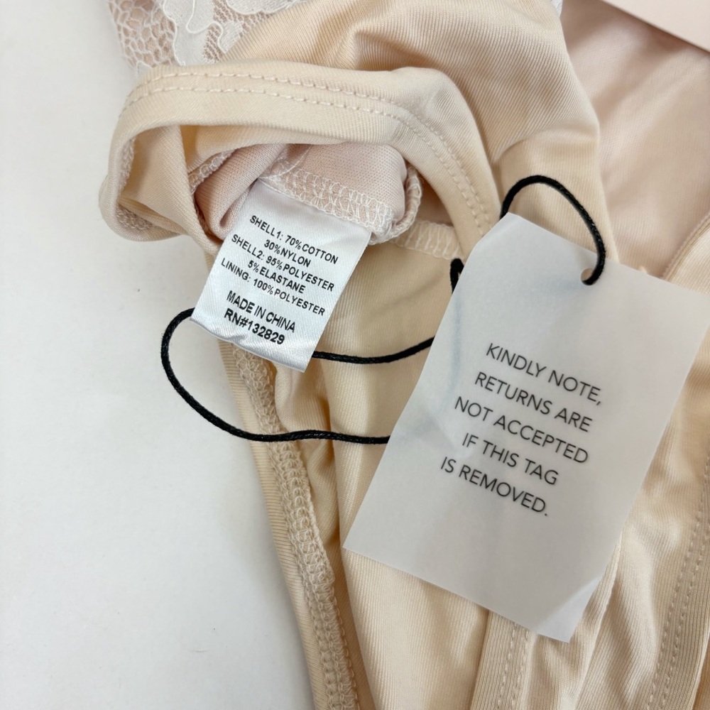 Superdown Stasia Lace Bodysuit in White & Nude Size S - Picture 9 of 11